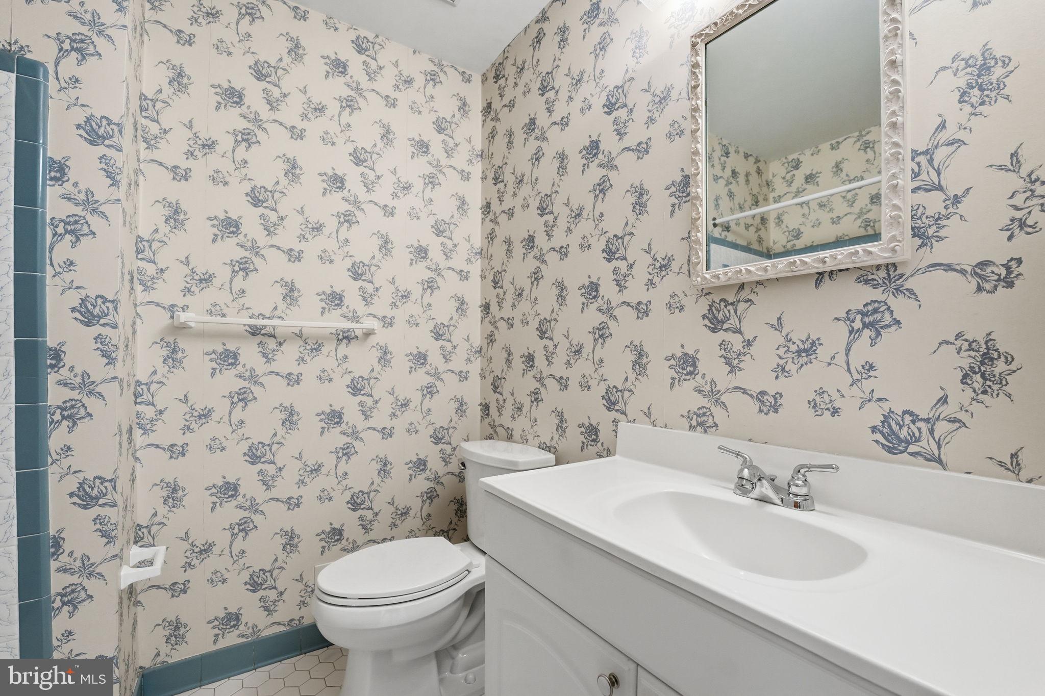 12106 Ruffin Drive Fairfax, VA 22030 - Photo 21 of 41 Another Upper Level Full Bathroom-Guest