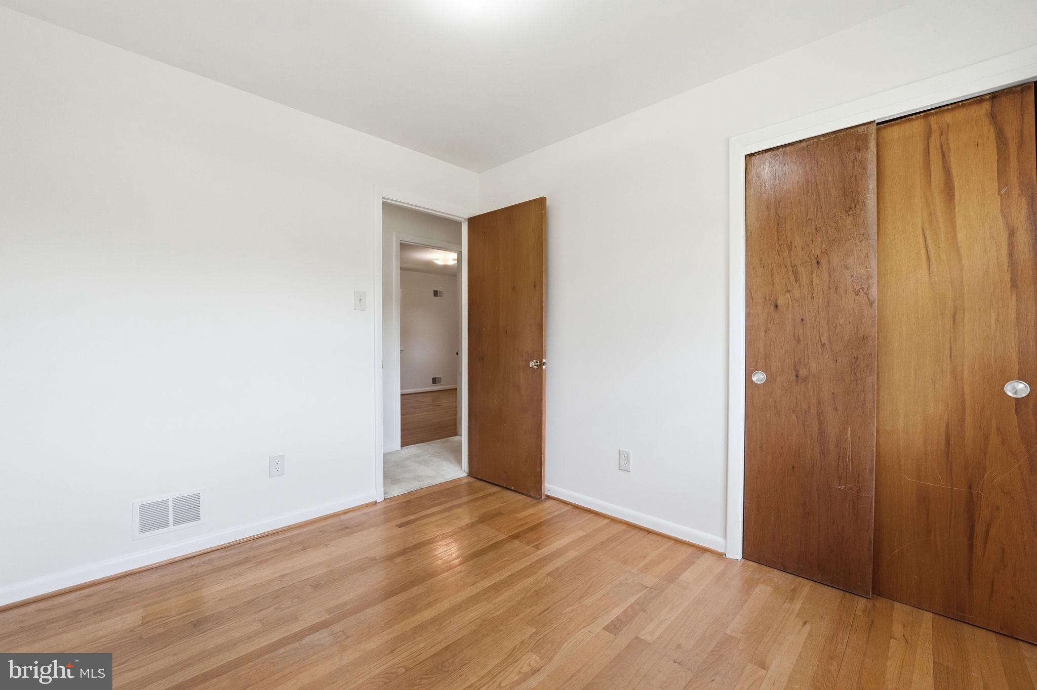 12106 Ruffin Drive Fairfax, VA 22030 - Photo 24 of 41 Upper Level Primary Bedroom w/en-suite Bathroom