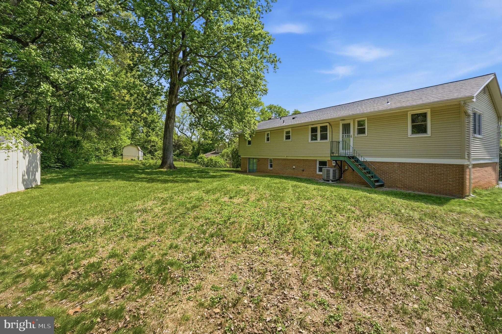 12106 Ruffin Drive Fairfax, VA 22030 - Photo 38 of 41 Exterior of Single Family House