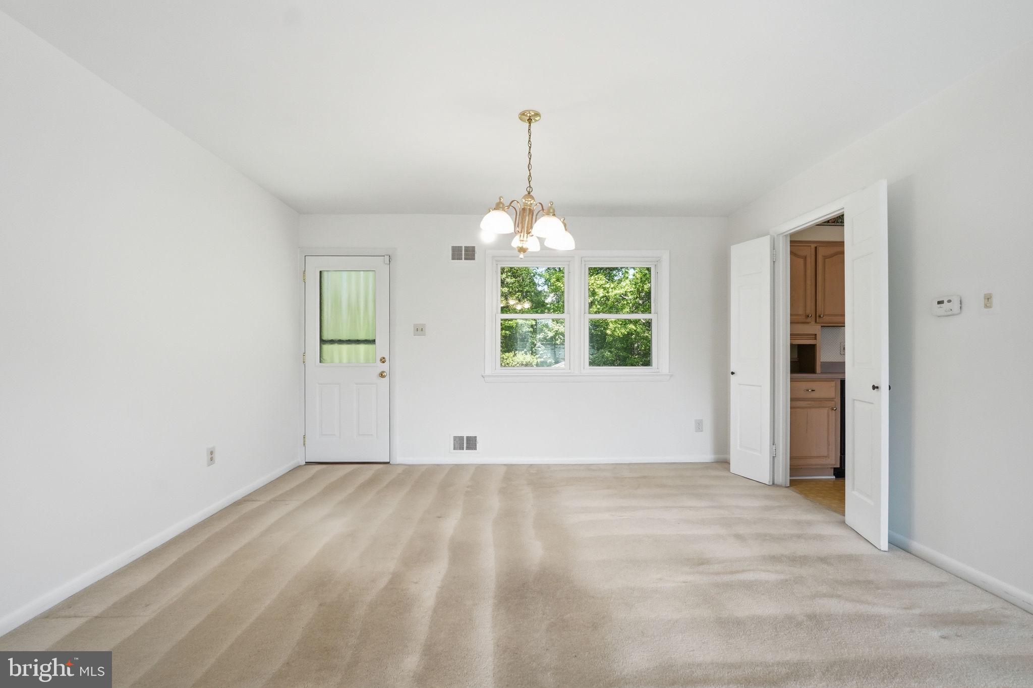 12106 Ruffin Drive Fairfax, VA 22030 - Photo 9 of 41 Upper Level Dining Rom