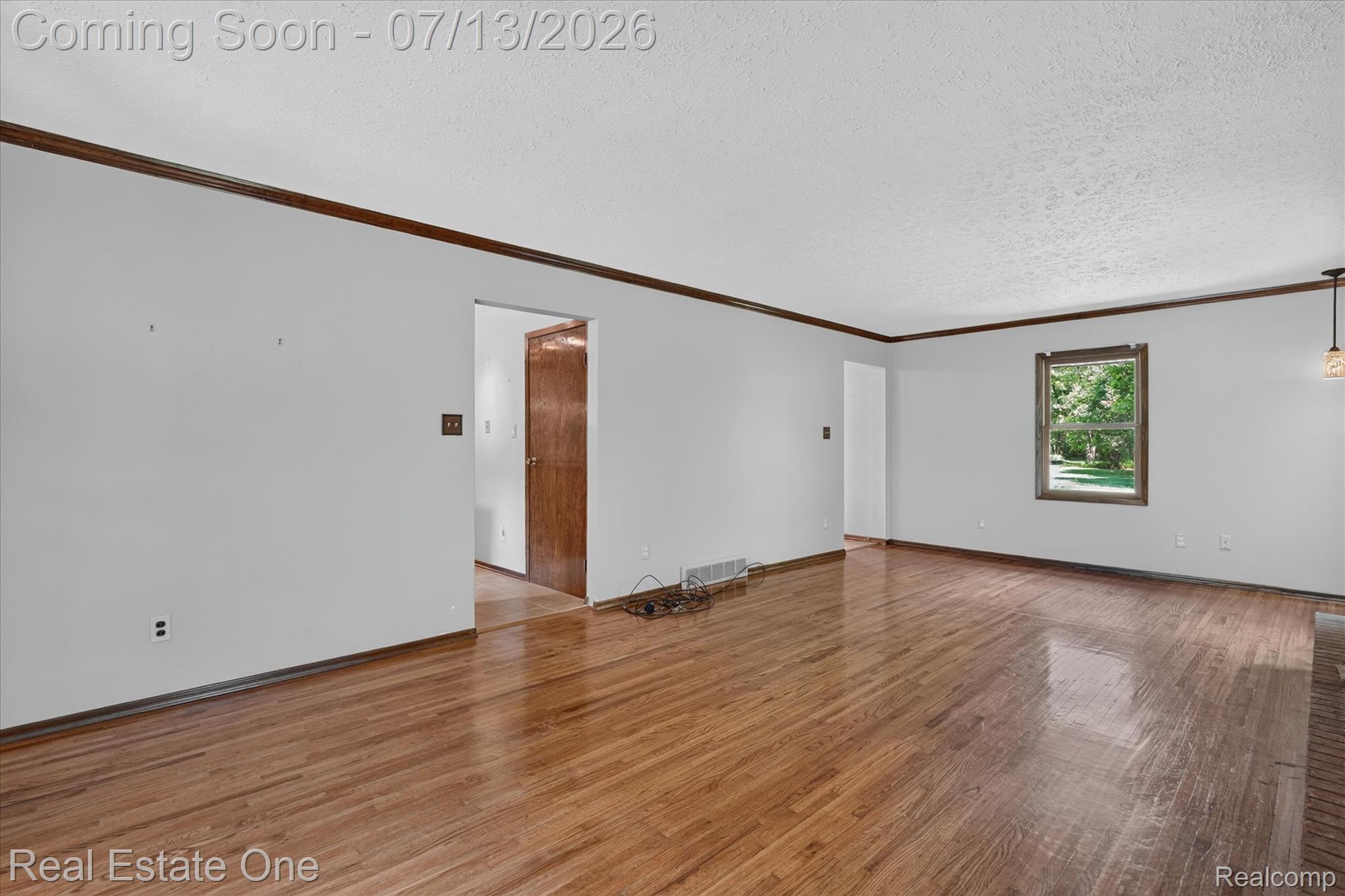 6039 Fish Lake Road Holly, MI 48442 - Photo 5 of 70 Beautiful hardwood floors throughout!!