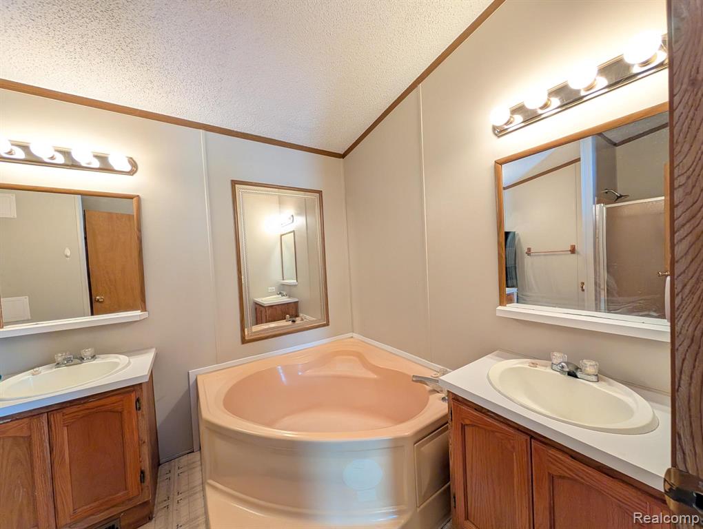 11413 Harbor Cove Fenton, MI 48430 - Photo 16 of 18