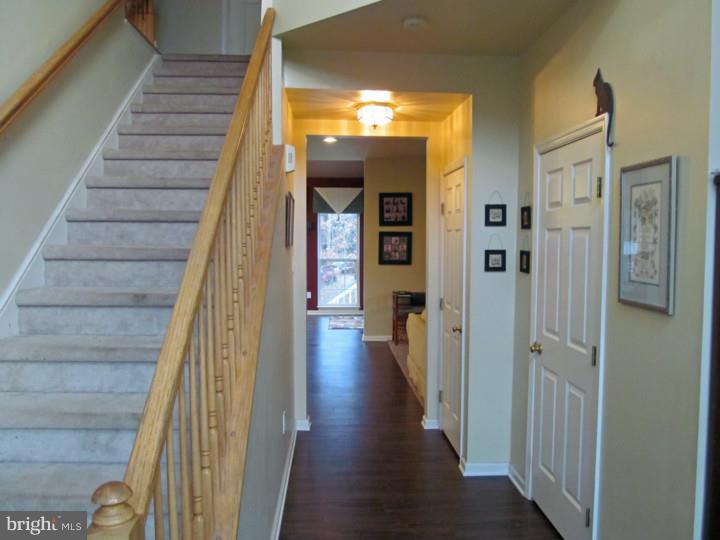 414 Winding Stream Road Spring City, PA 19475 - Photo 5 of 14 Foyer