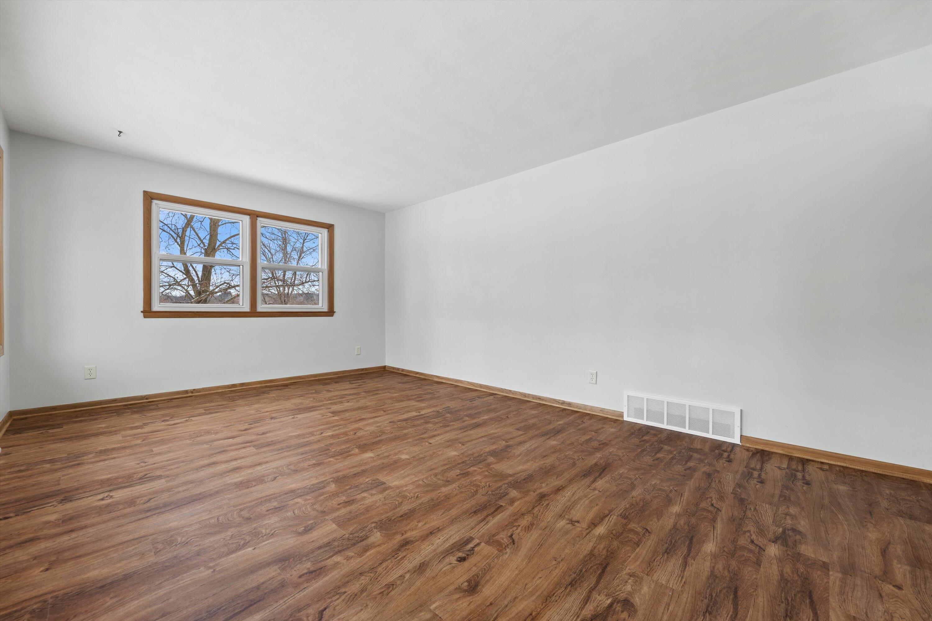 S46-w29780 Genesee Road Waukesha, WI 53189 - Photo 20 of 53 20-IMG_0076