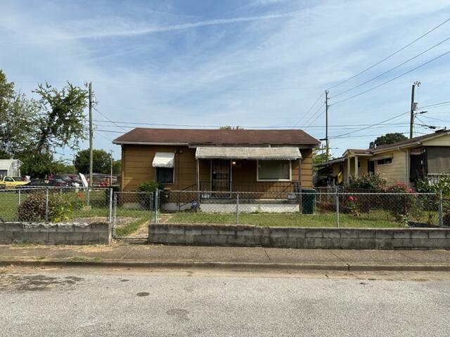 1915 Sharp Street Chattanooga, TN 37404 - Photo 3 of 11 IMG_1545