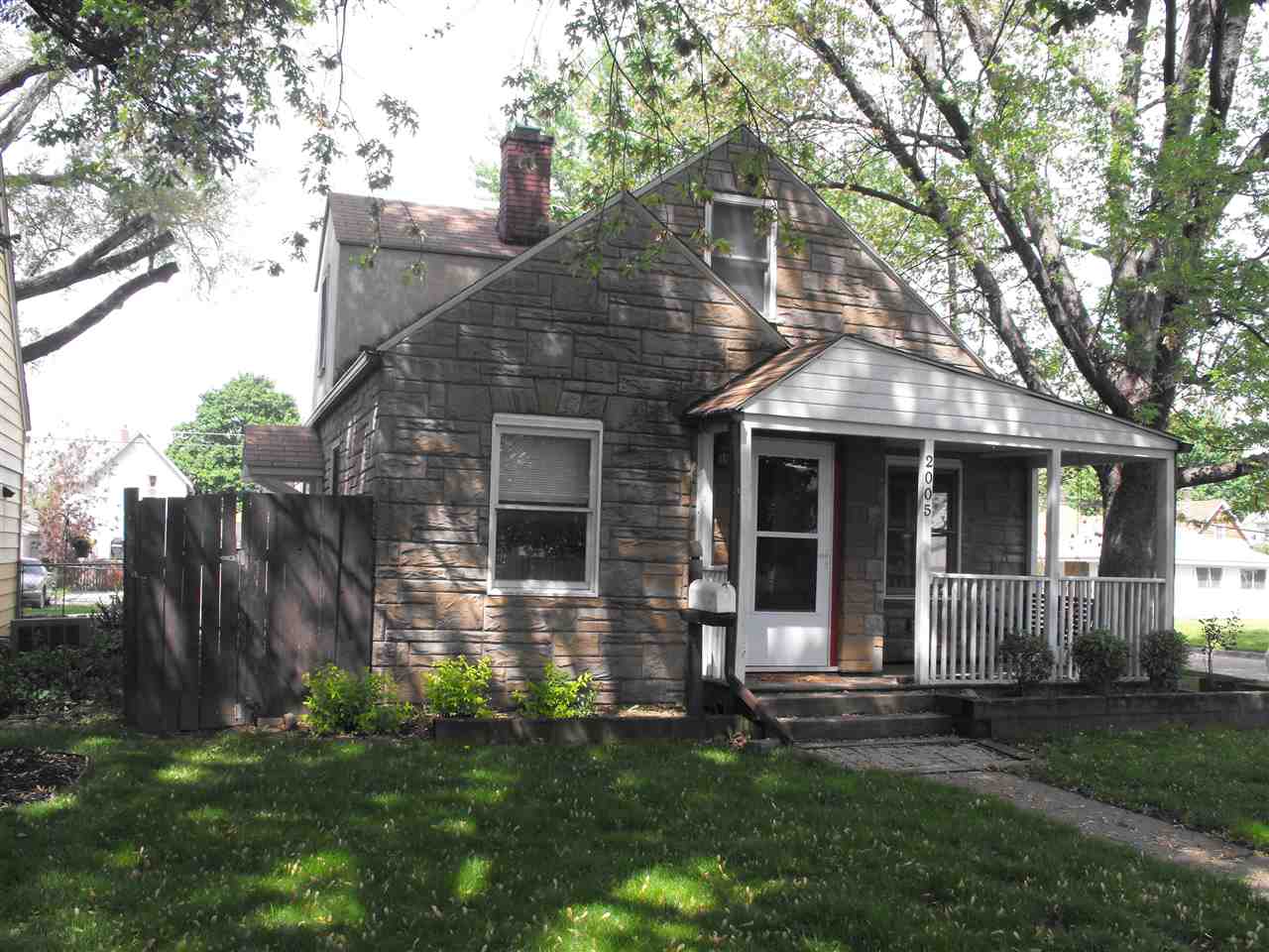 2005 4th Street Moline, IL 61265 - Photo 1 of 15 Gallery Image 1