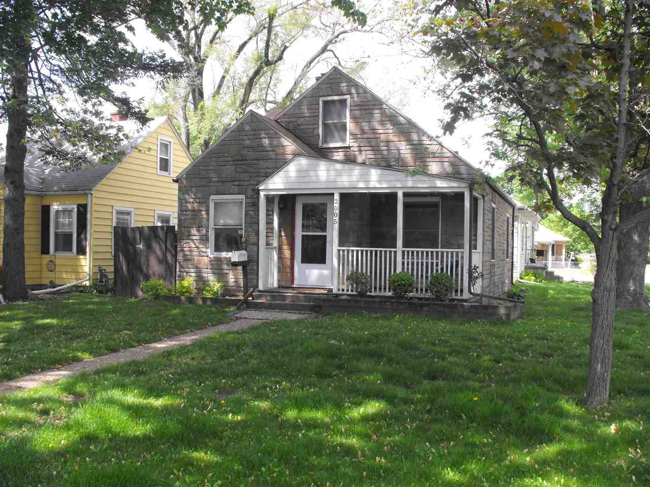2005 4th Street Moline, IL 61265 - Photo 2 of 15 Gallery Image 2