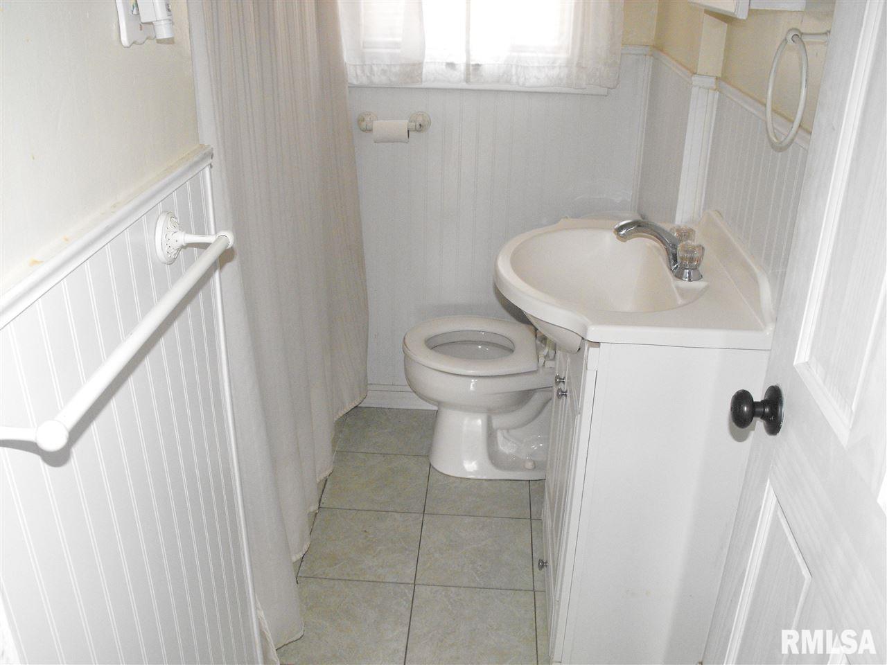 2005 4th Street Moline, IL 61265 - Photo 13 of 15 Gallery Image 13