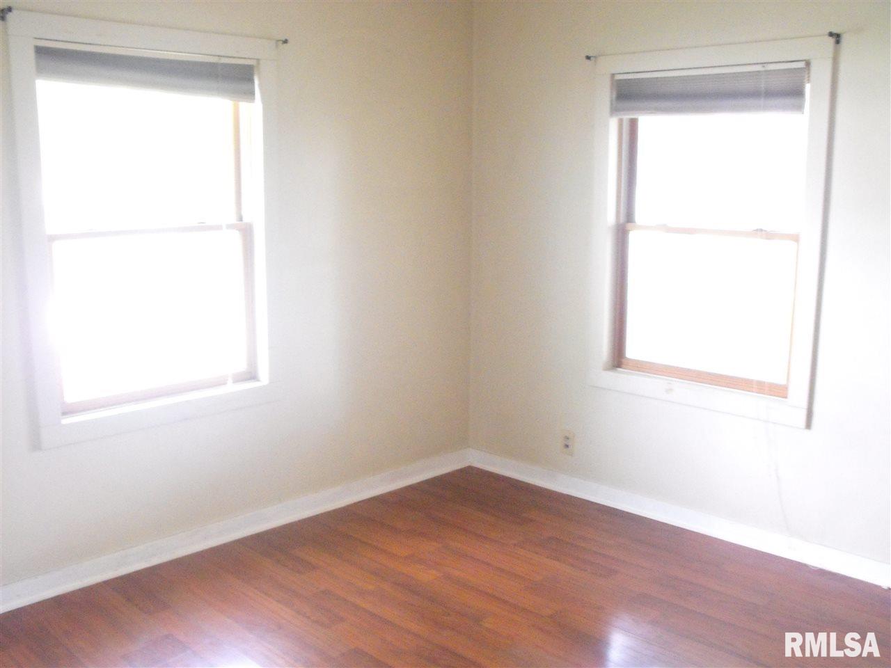 2005 4th Street Moline, IL 61265 - Photo 6 of 15 Gallery Image 6