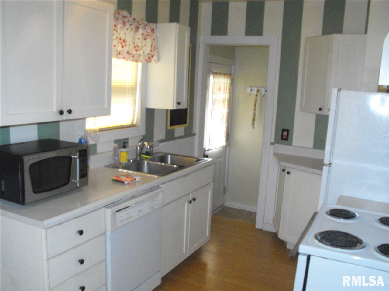 2005 4th Street Moline, IL 61265 - Photo 9 of 15 Gallery Image 9