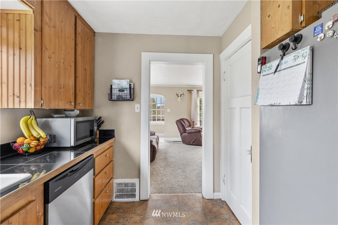 915 Clarke Road Aberdeen, WA 98520 - Photo 6 of 32 Gallery Image 6