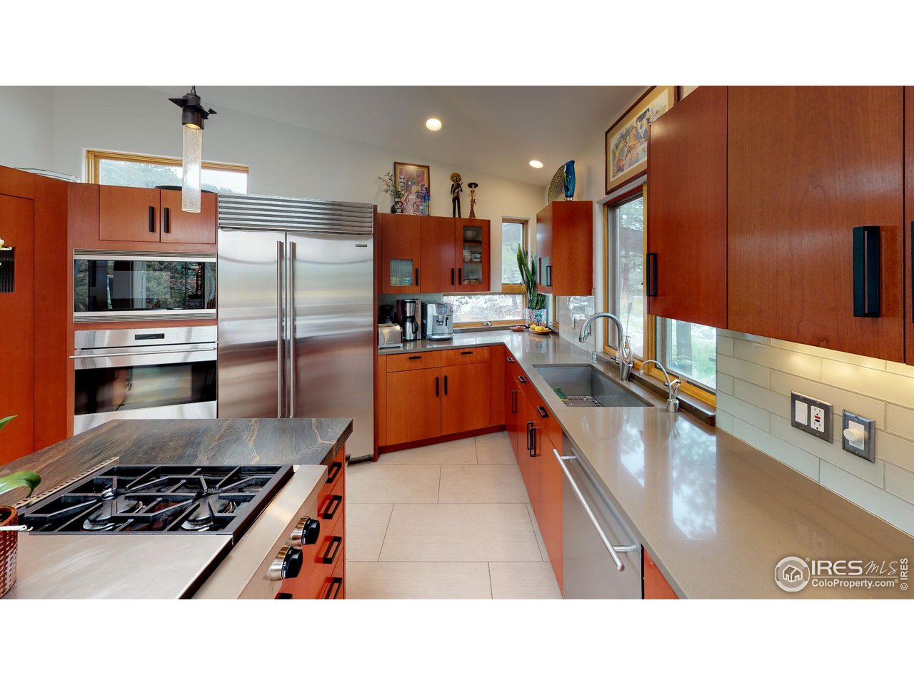 141 Poorman Road Boulder, CO 80302 - Photo 8 of 40 Gourmet chef's kitchen