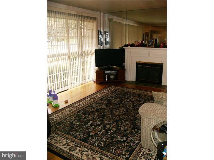 501 Sutherland Road Ewing, NJ 08618 - Photo 3 of 8 Living Room