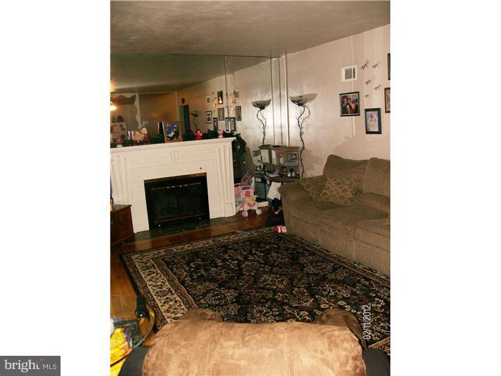 501 Sutherland Road Ewing, NJ 08618 - Photo 4 of 8 Living Room