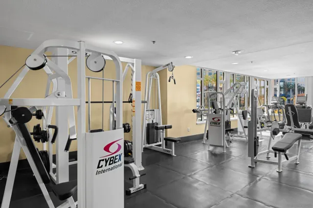 $2,985 | 700 West Harbor Drive, Unit 202, San Diego, CA 92101