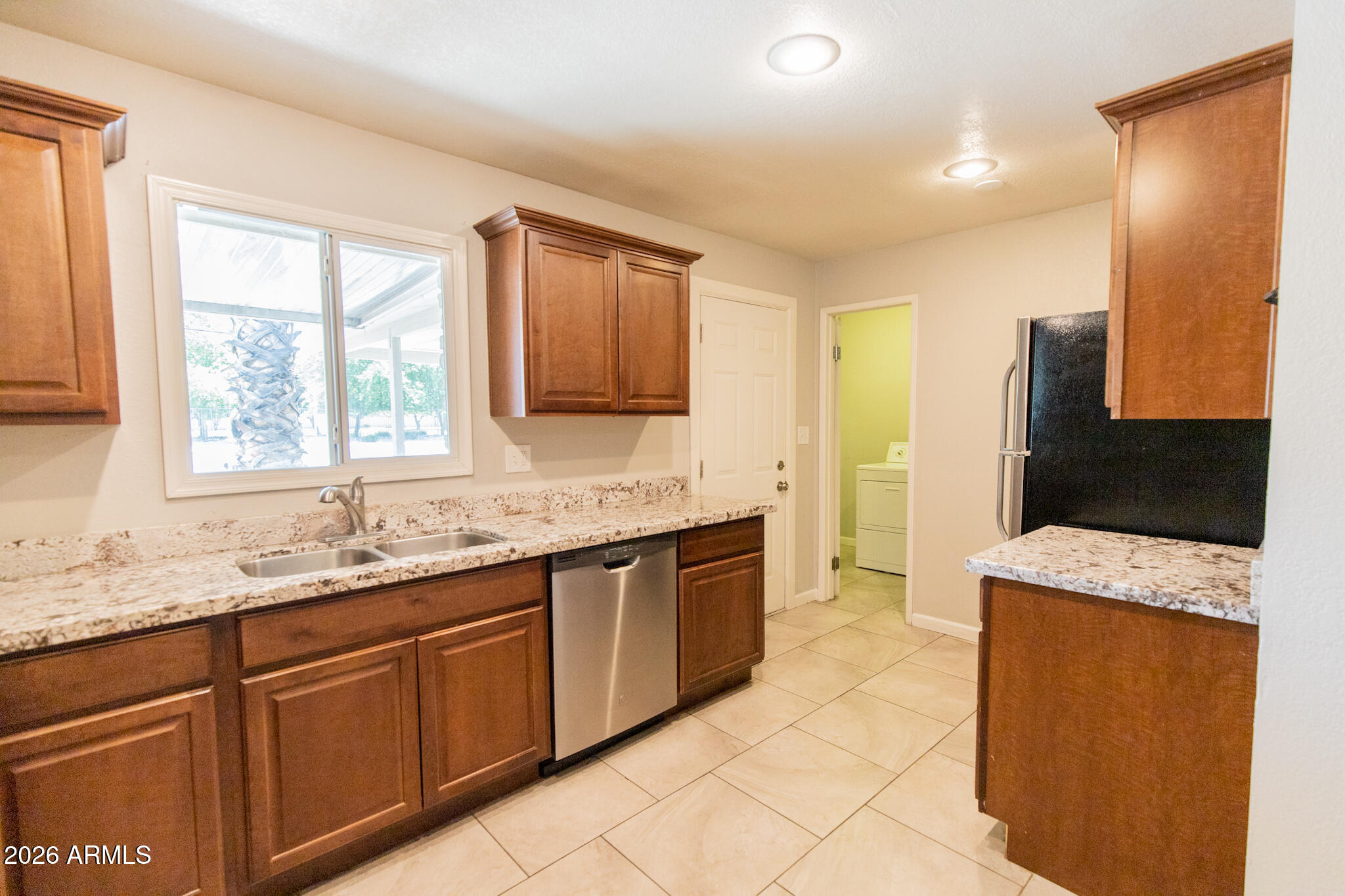 1620 South Hardy Drive Tempe, AZ 85281 - Photo 5 of 22 04