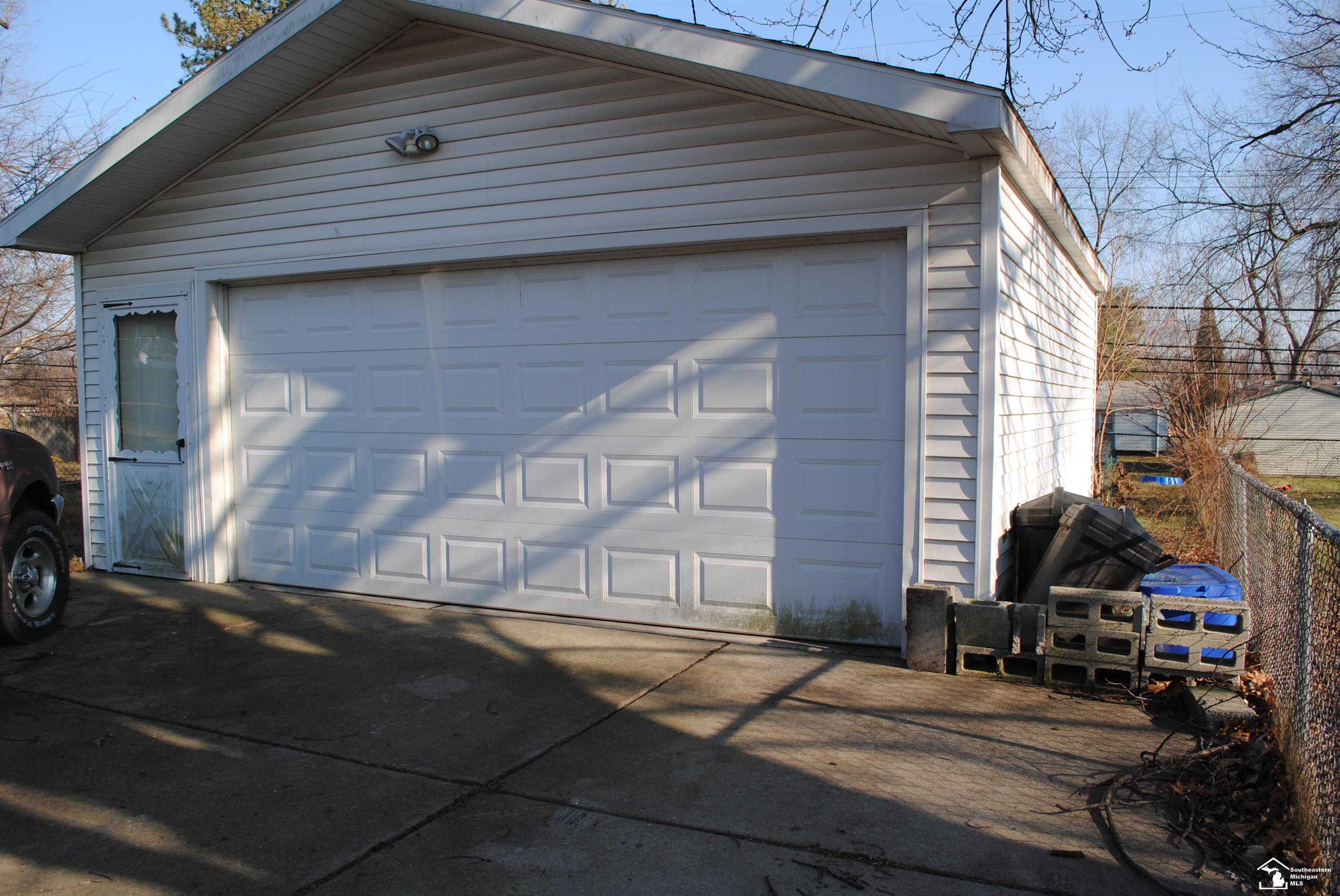 15359 Beech Daly Road Taylor, MI 48180 - Photo 15 of 19 50099093-14.JPG