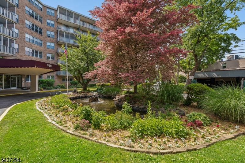530 Valley Road, Unit 2V Montclair, NJ 07043 - Photo 13 of 15