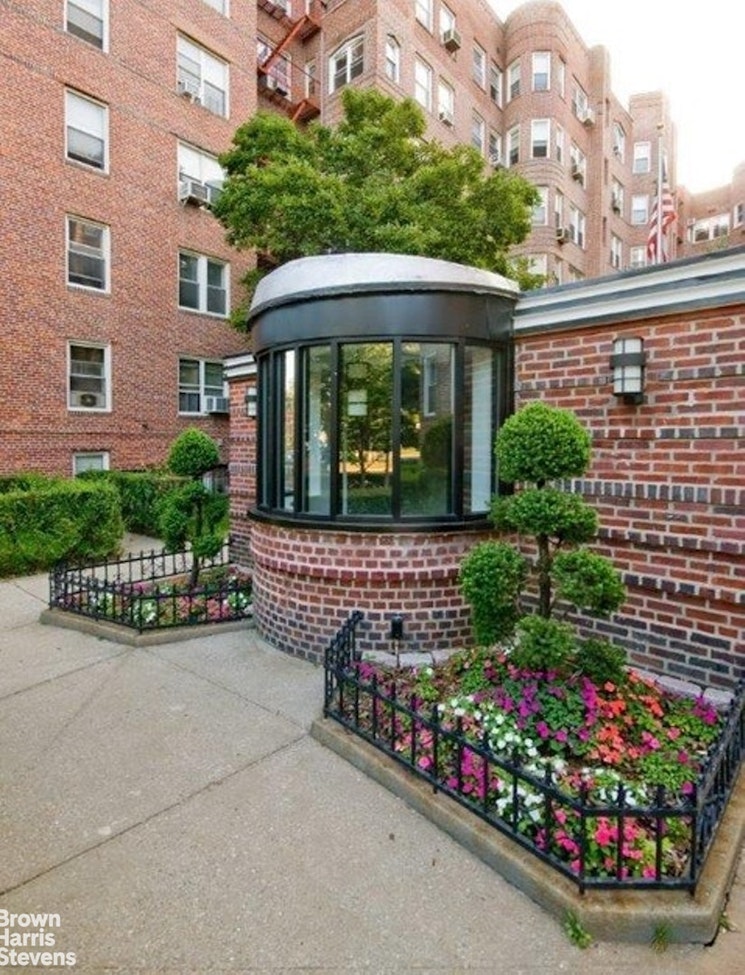 8701 Shore Road, Unit 324 Brooklyn, NY 11209 - Photo 16 of 17 Gallery Image 16