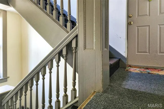 $1,400 | 3654 Shaw Boulevard, Unit 1 EAST, St. Louis, MO 63110