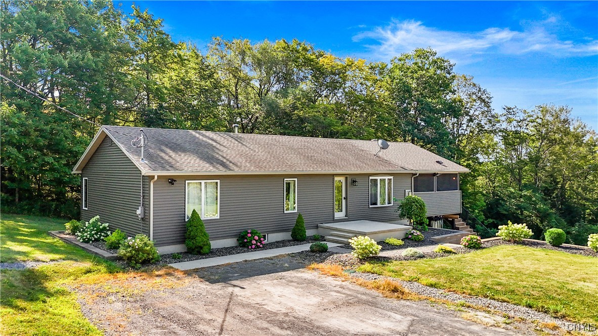 11090 Bell Hill Road Deerfield, NY 13502 - Photo 5 of 48