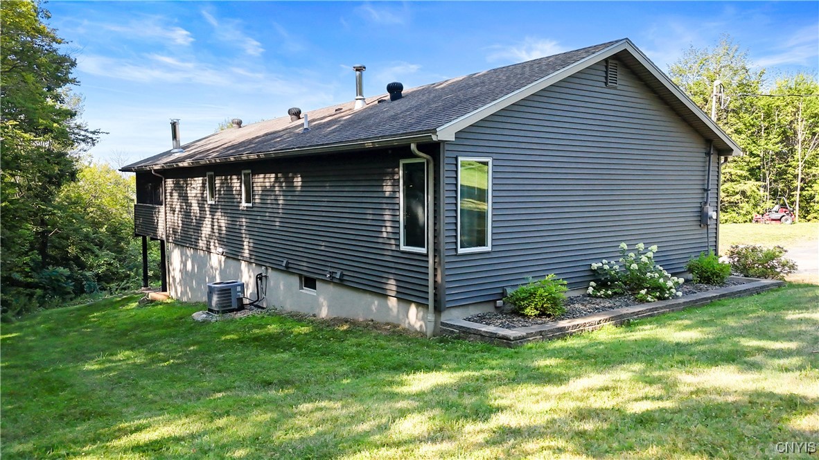 11090 Bell Hill Road Deerfield, NY 13502 - Photo 6 of 48