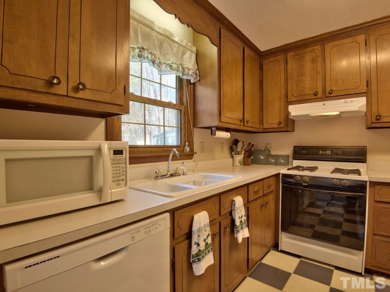5707 Geoffrey Road Durham, NC 27712 - Photo 8 of 21
