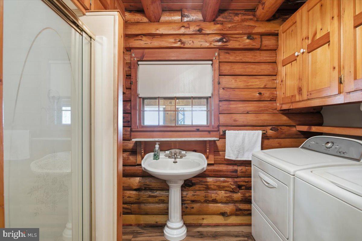 5256 Williamsburg Road Federalsburg, MD 21632 - Photo 11 of 27 1st level full bathroom