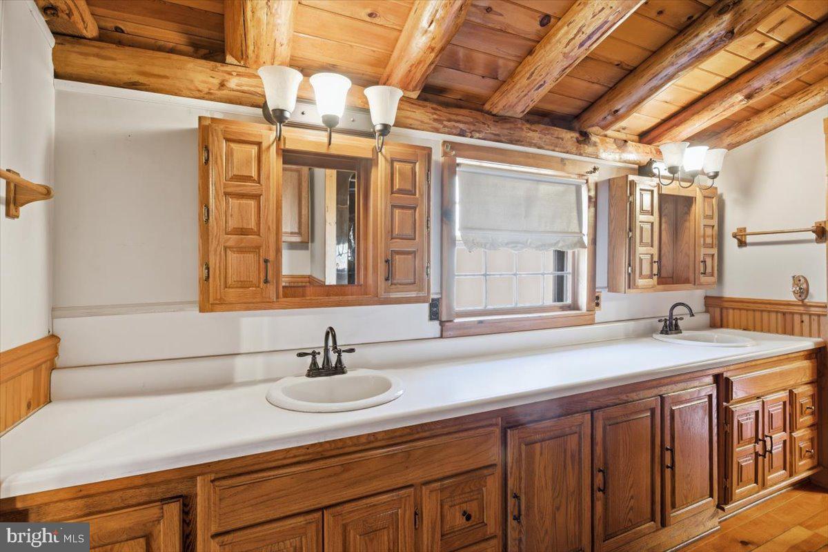 5256 Williamsburg Road Federalsburg, MD 21632 - Photo 14 of 27 Upstairs bathroom