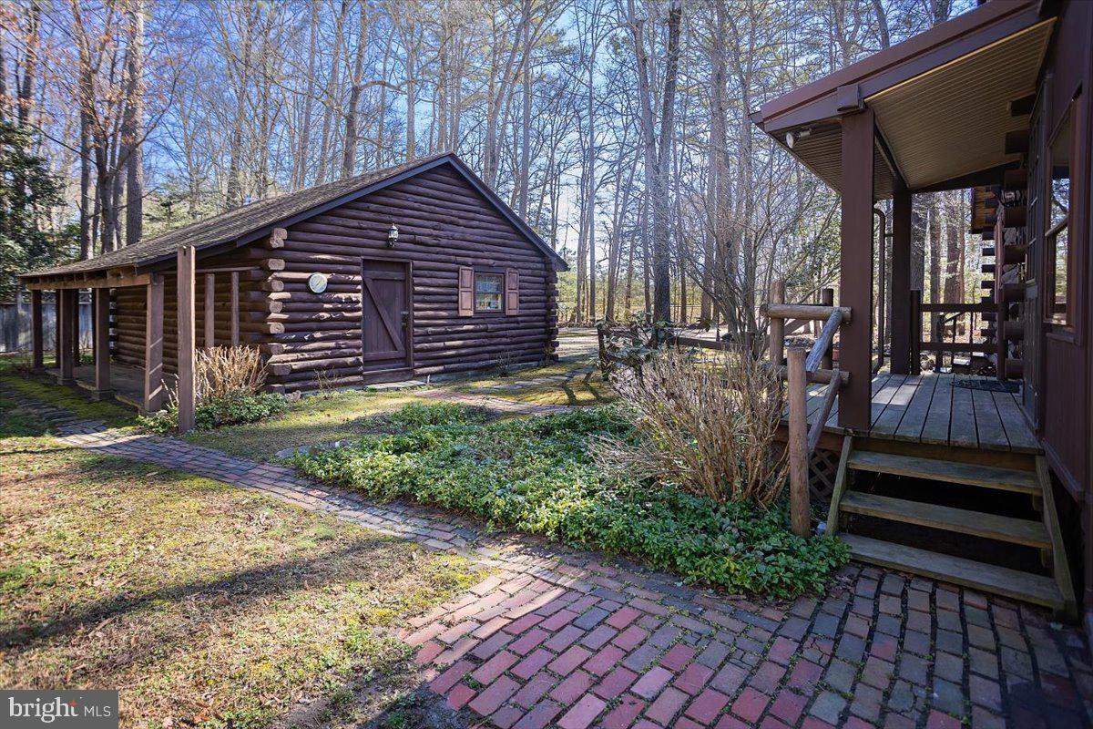 5256 Williamsburg Road Federalsburg, MD 21632 - Photo 20 of 27 Garage and house