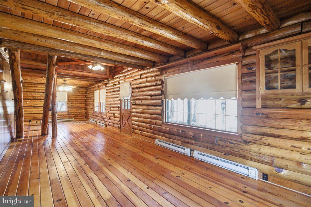 5256 Williamsburg Road Federalsburg, MD 21632 - Photo 9 of 27 Living Space