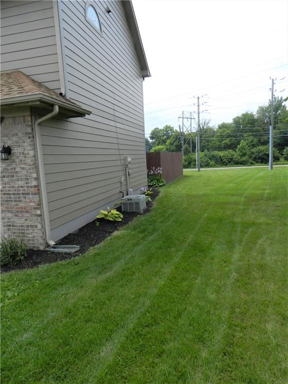 5738 Bold Ruler Drive Indianapolis, IN 46237 - Photo 3 of 34 Gallery Image 3