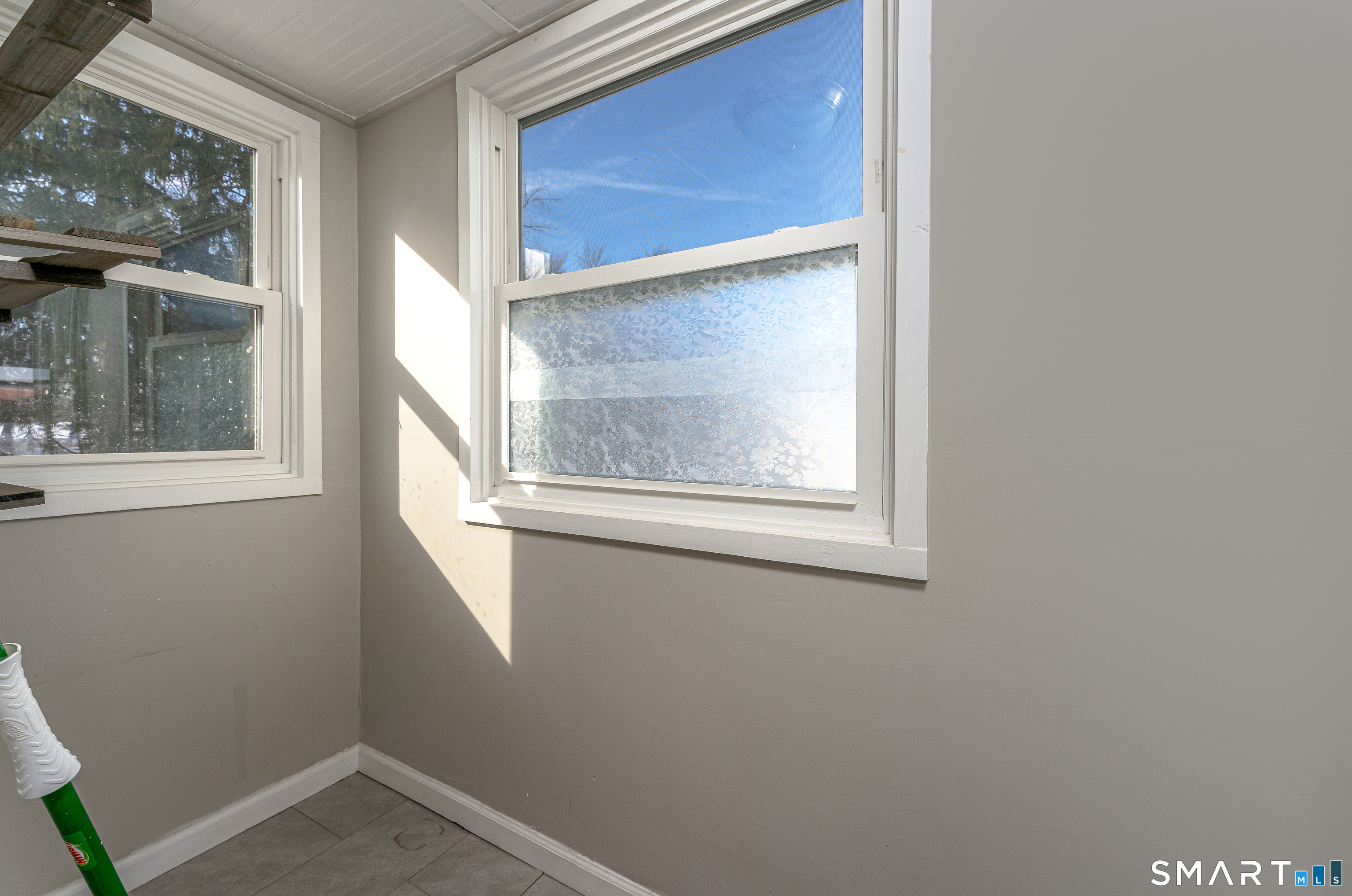 216 Madison Street Waterbury, CT 06706 - Photo 11 of 31