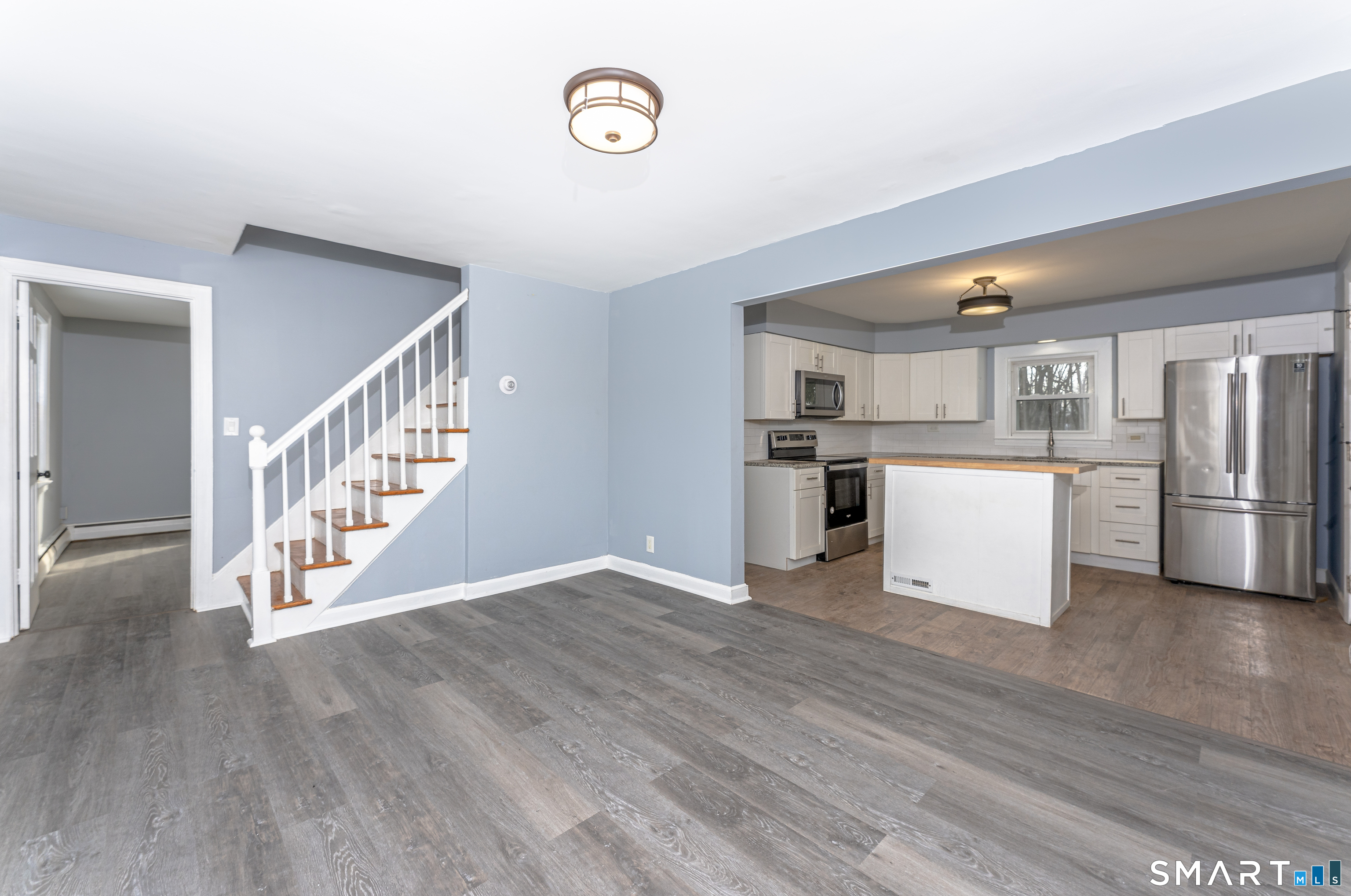 216 Madison Street Waterbury, CT 06706 - Photo 3 of 31