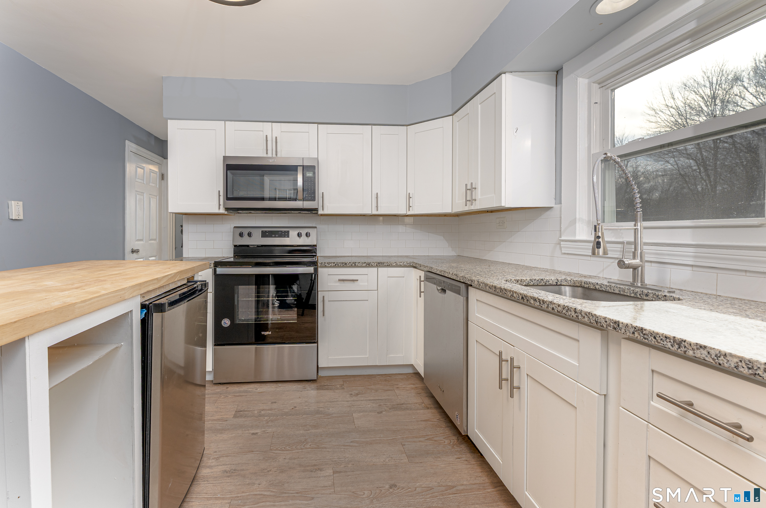 216 Madison Street Waterbury, CT 06706 - Photo 9 of 31