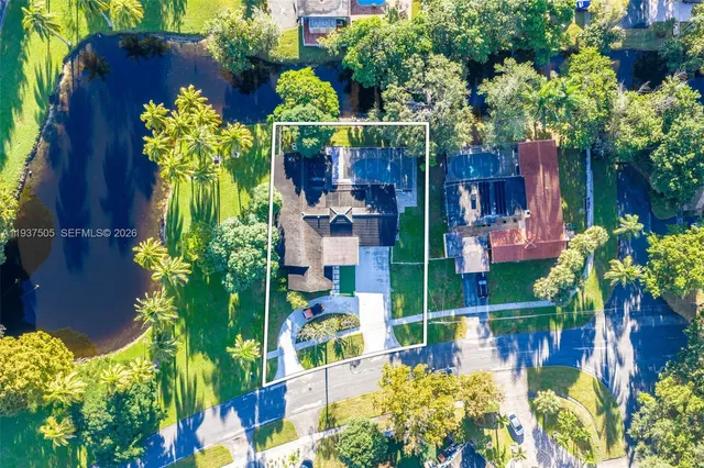 $1,009,999 | 400 Southwest 62nd Avenue, Plantation, FL 33317