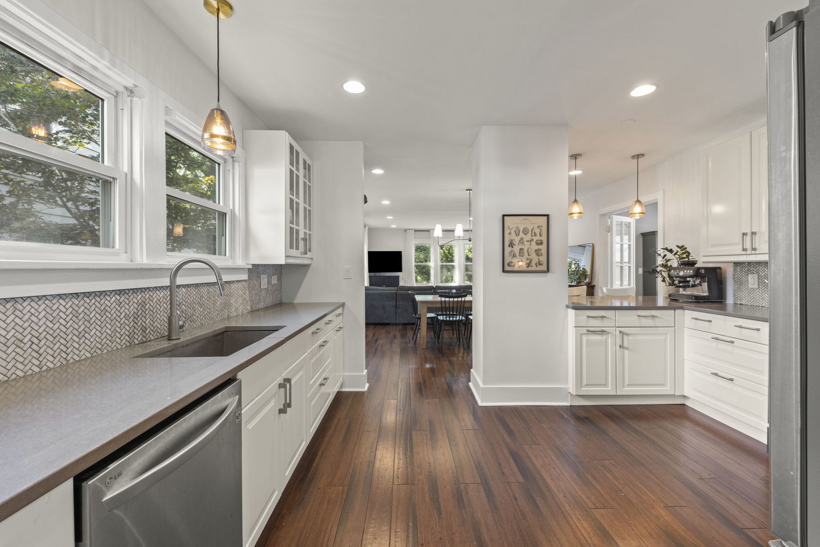 1119 Santa Rosa Avenue Wheaton, IL 60187 - Photo 10 of 35 Gallery Image 10