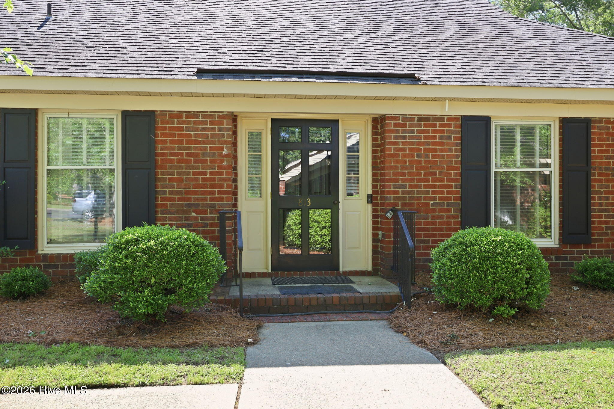 813 Greenbriar Road Kinston, NC 28501 - Photo 2 of 51 2-web-or-mls-IMG_0008
