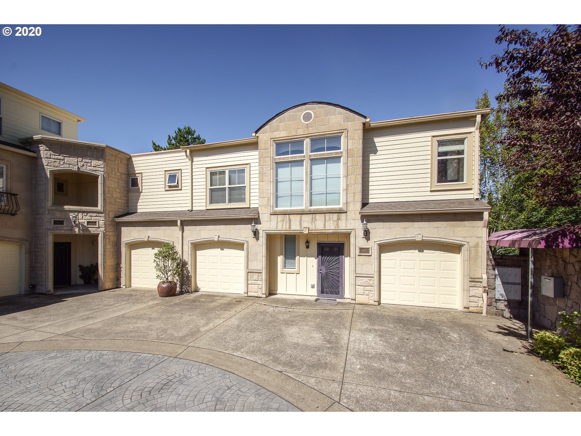18690 Southwest Boones Ferry Road Tualatin, OR 97062 - Photo 1 of 32