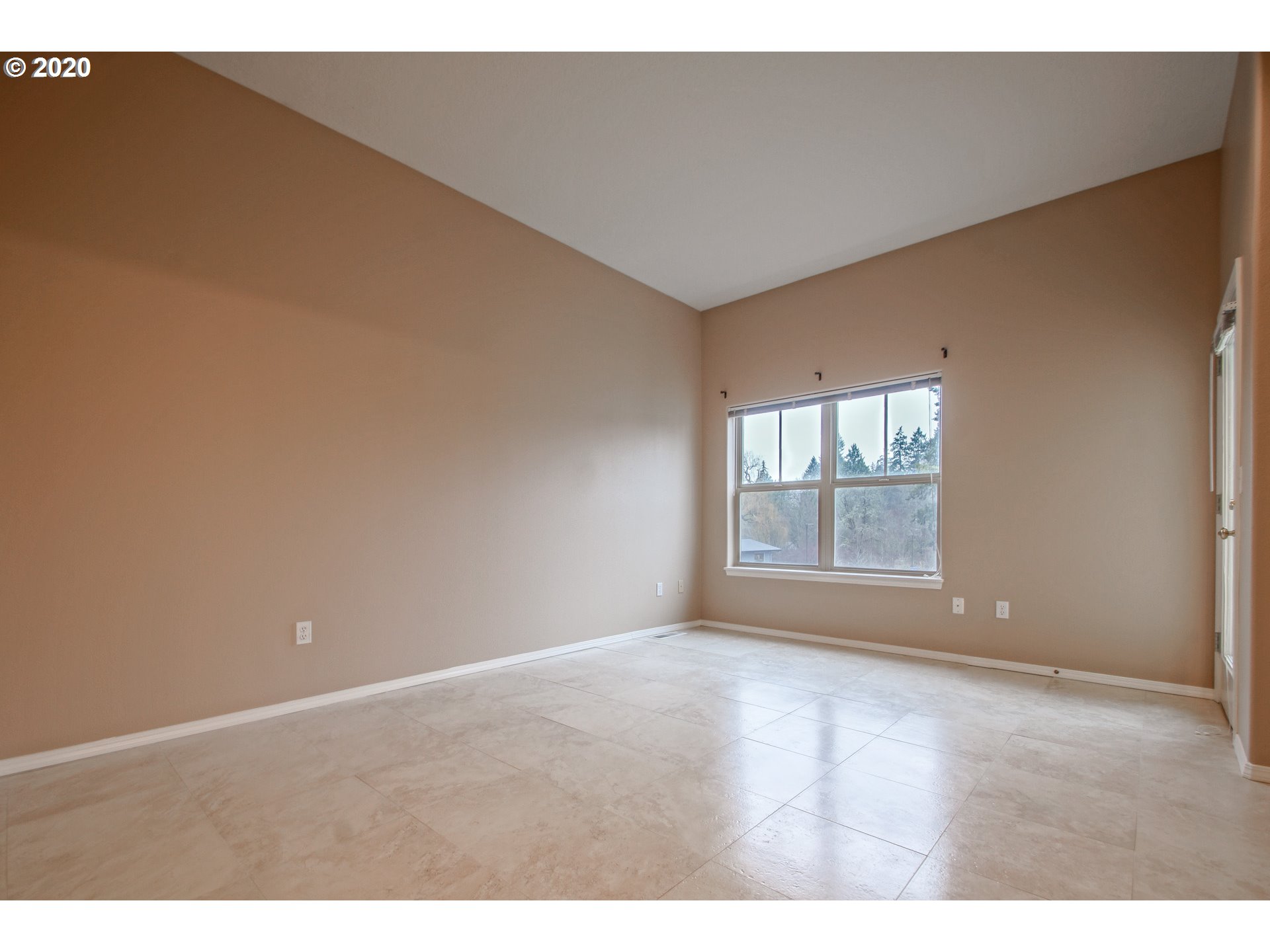 18690 Southwest Boones Ferry Road Tualatin, OR 97062 - Photo 11 of 32
