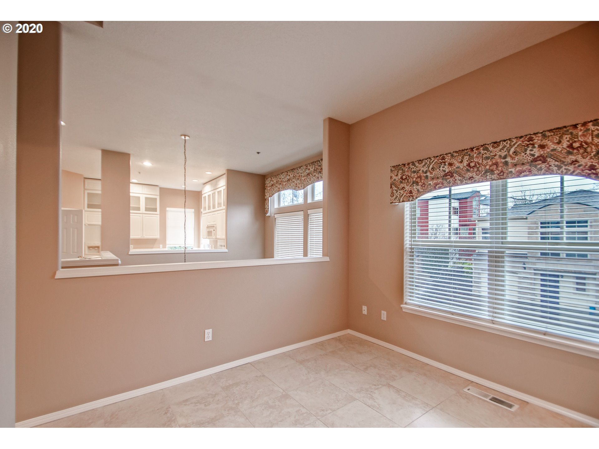18690 Southwest Boones Ferry Road Tualatin, OR 97062 - Photo 18 of 32