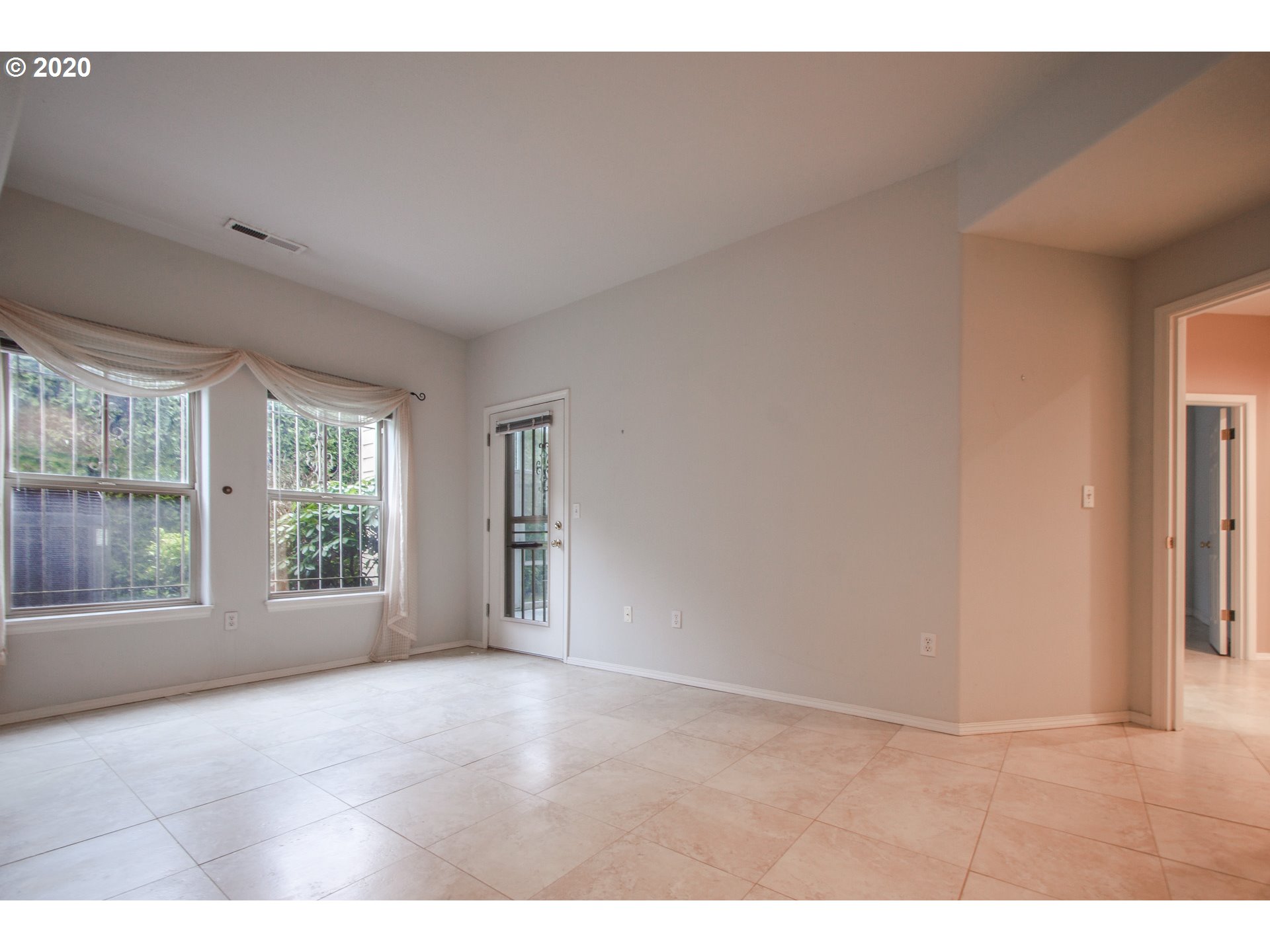 18690 Southwest Boones Ferry Road Tualatin, OR 97062 - Photo 21 of 32