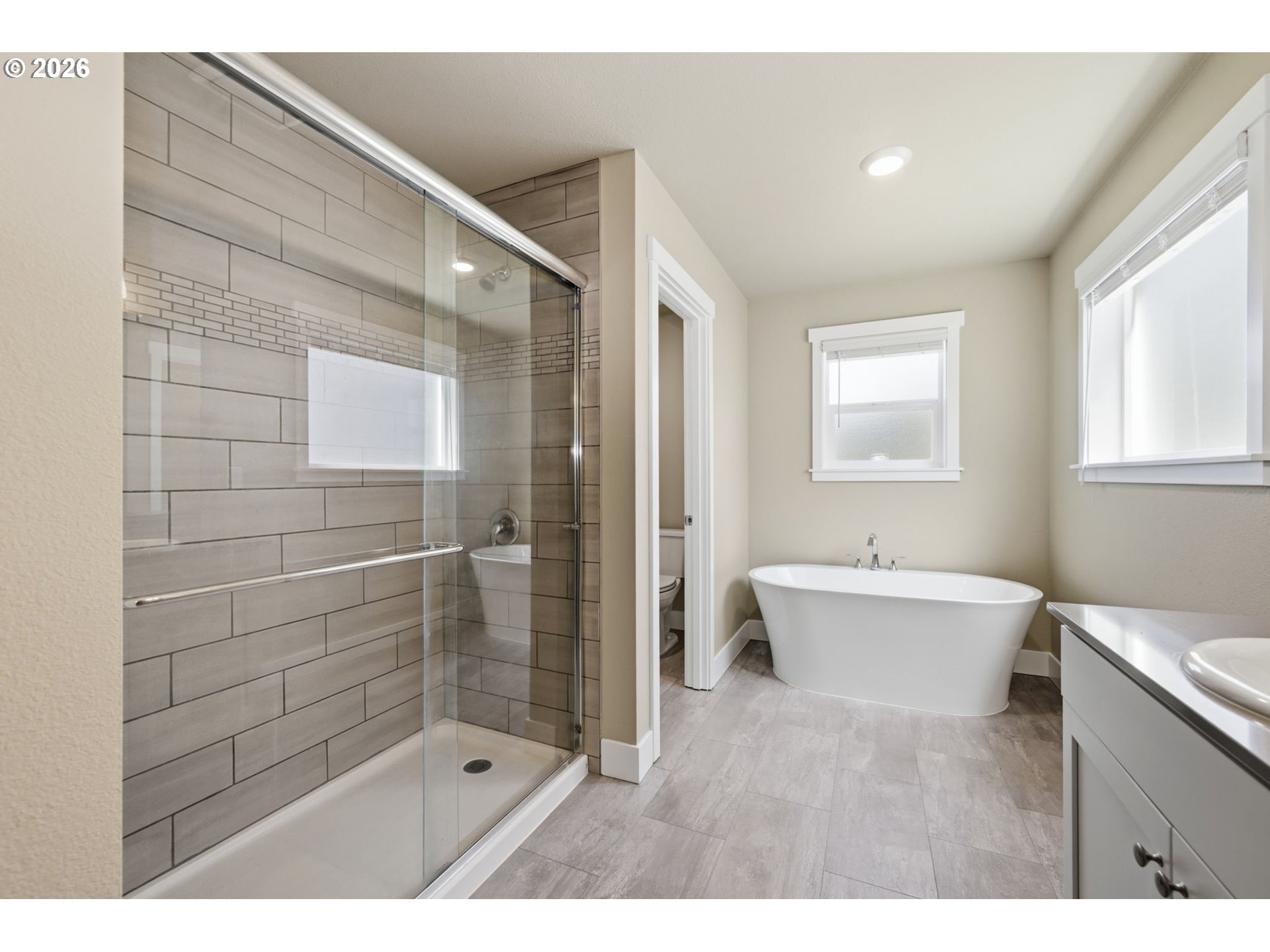 3726 Rockcress Road Eugene, OR 97403 - Photo 32 of 48 Owner's Suite Bathroom