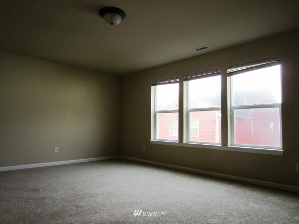 227 Ferndale Court Northeast Renton, WA 98056 - Photo 11 of 15
