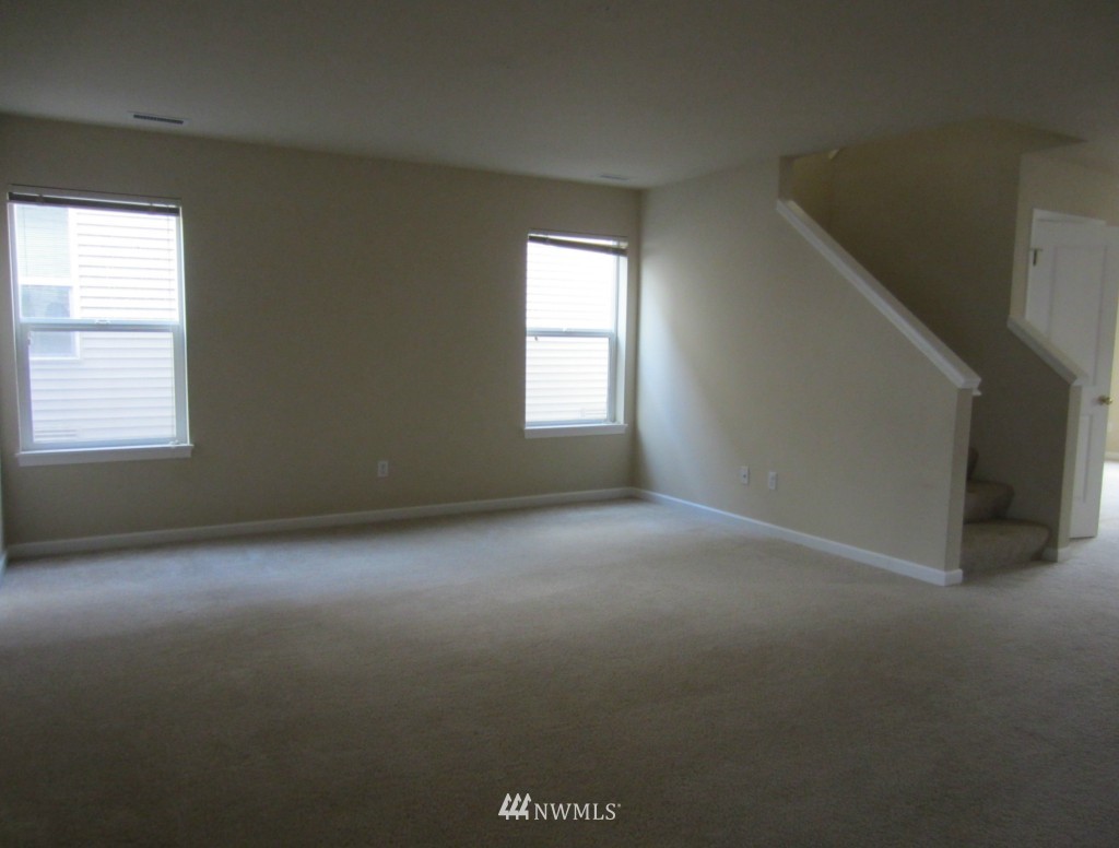 227 Ferndale Court Northeast Renton, WA 98056 - Photo 6 of 15