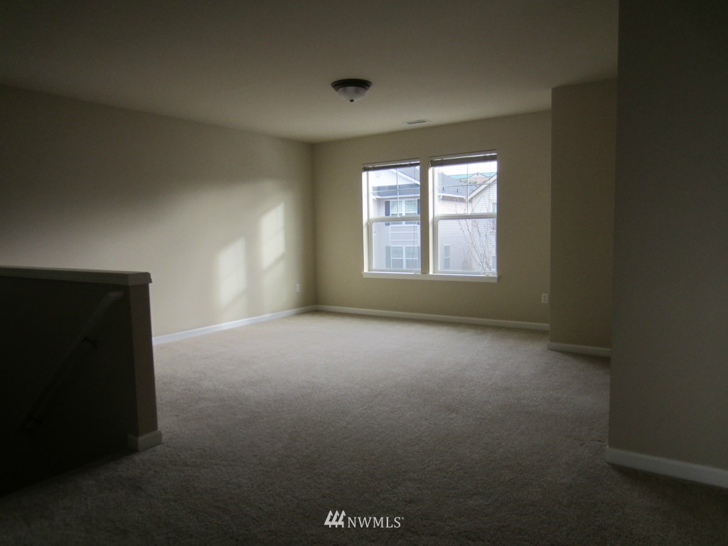 227 Ferndale Court Northeast Renton, WA 98056 - Photo 7 of 15