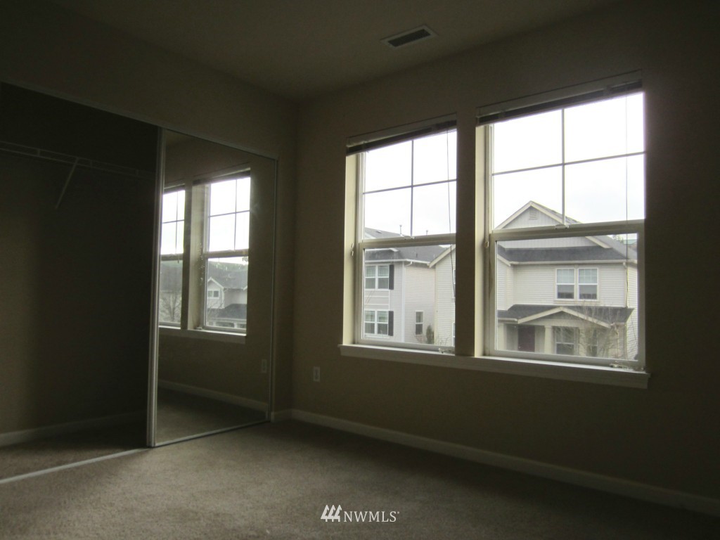 227 Ferndale Court Northeast Renton, WA 98056 - Photo 8 of 15
