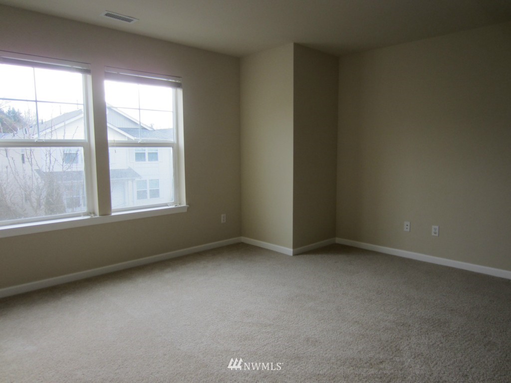 227 Ferndale Court Northeast Renton, WA 98056 - Photo 9 of 15