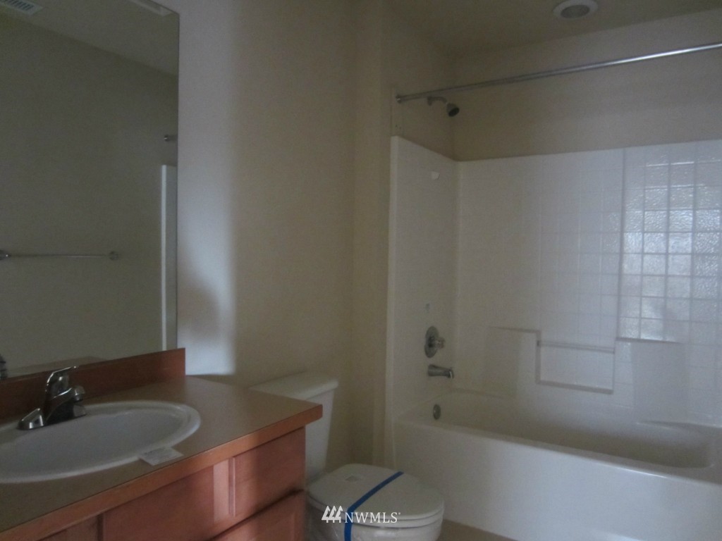 227 Ferndale Court Northeast Renton, WA 98056 - Photo 10 of 15