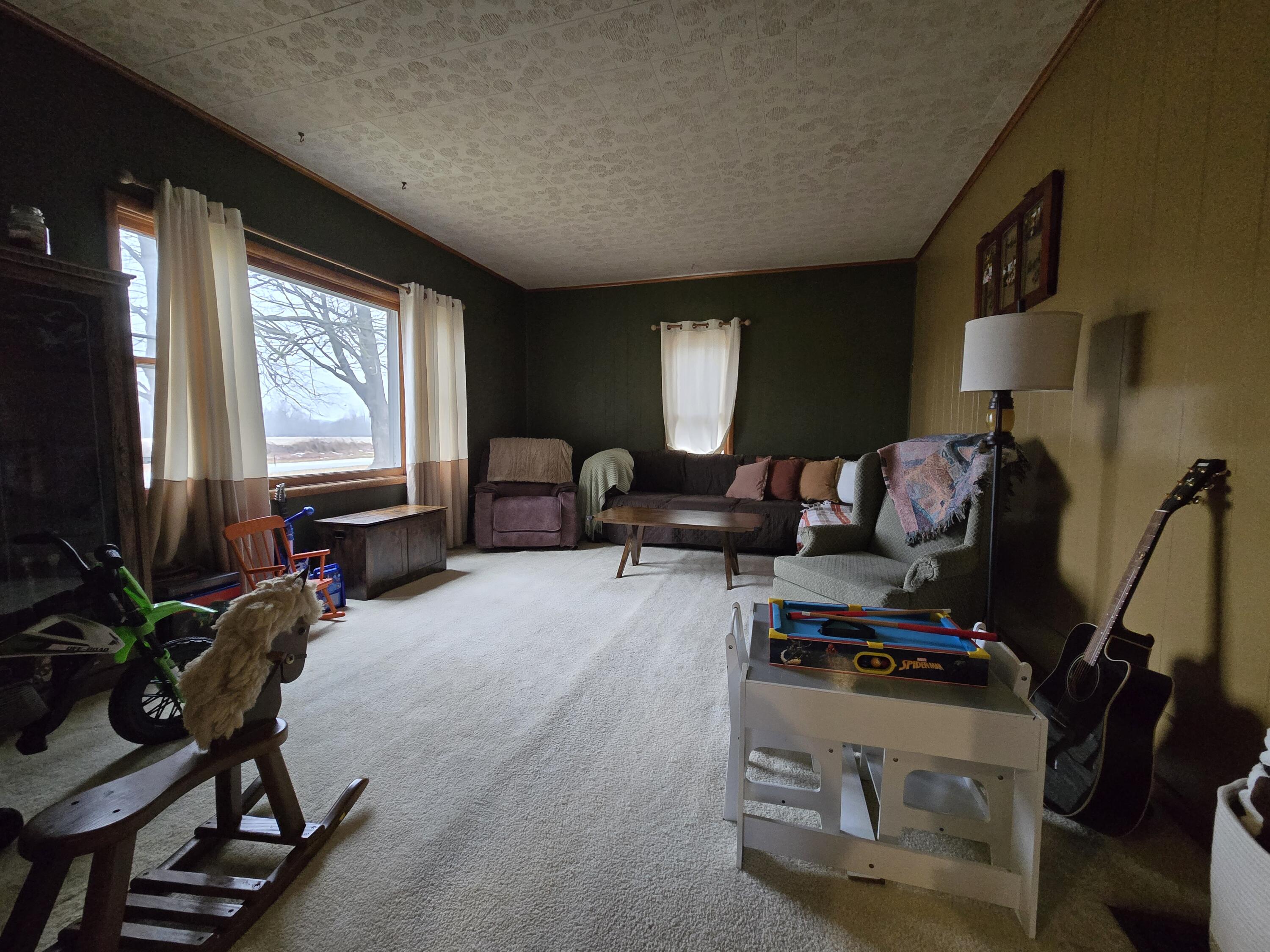 8662 South Stoney Lake Road Jackson, MI 49201 - Photo 23 of 59 Living Room